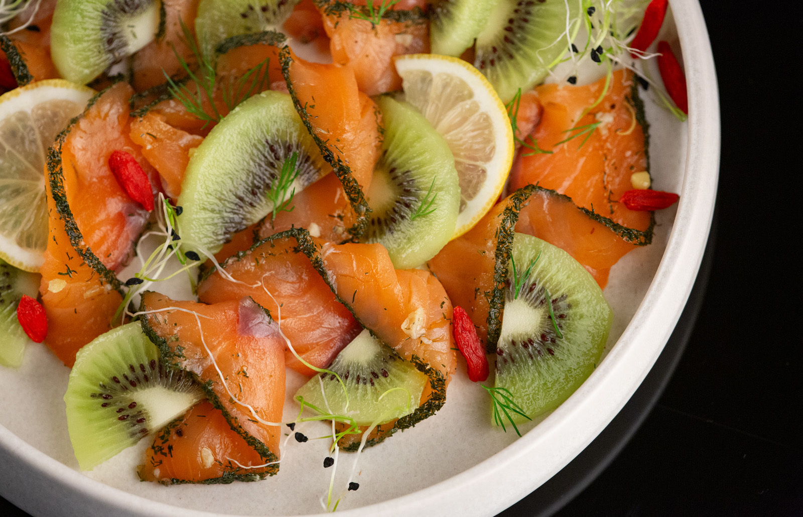 Recette de saumon gravlax au Kiwi de l'Adour
